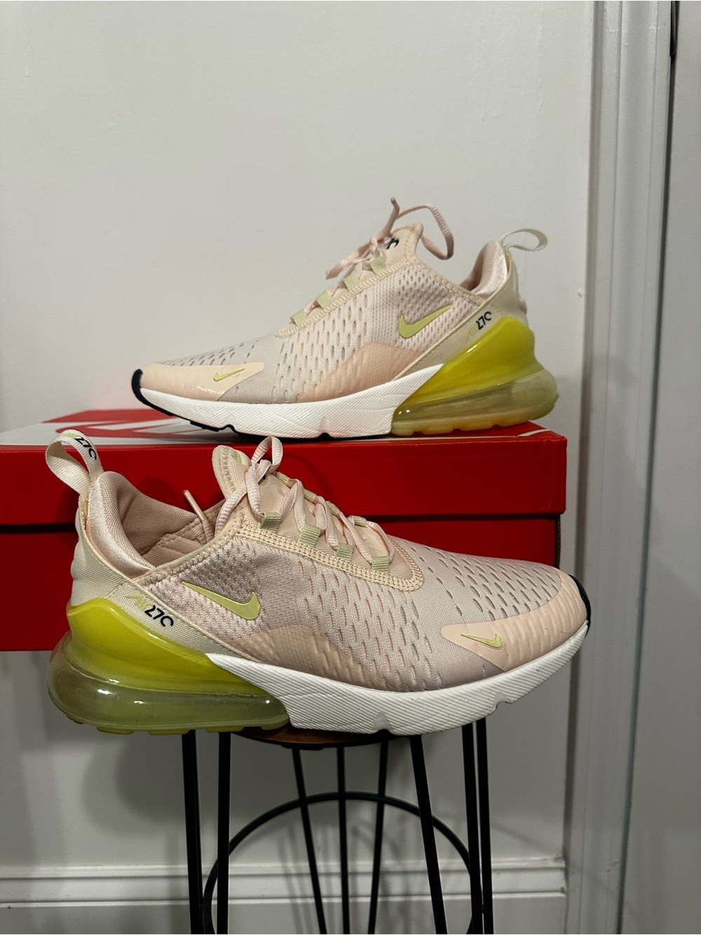 Women's Air Max 270 Guava Ice/Life Lime-Black-Sail size 8.5
